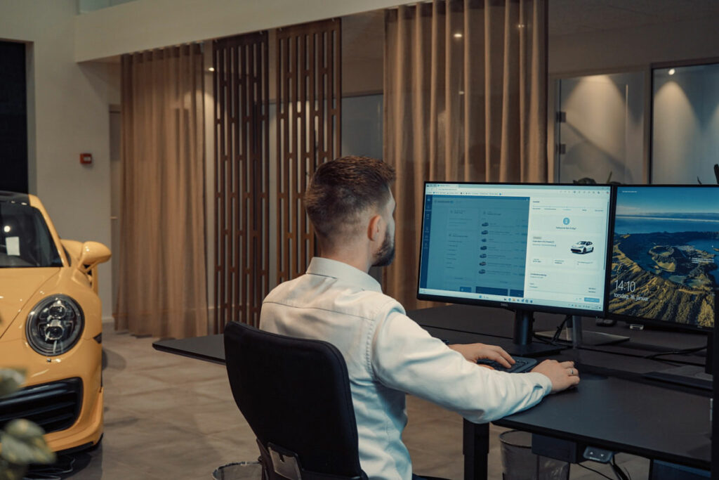 Partnerskaber 6 Steffen sidder med den professionelle afgift beregner