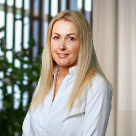 Sanne fra Dansk Motor Finans