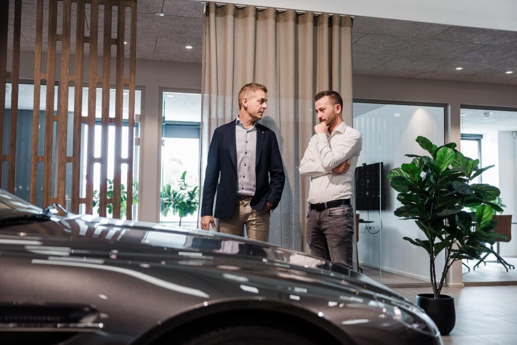 Sådan hjælper vi jeres forretning - Dansk Motor Finans